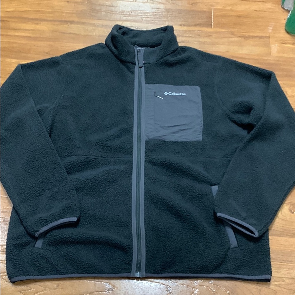 Columbia Black Fleece Jacket with Chest Pocket